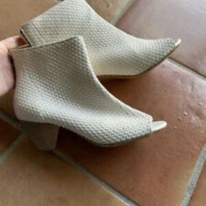 Marsell Open-Toe White Leather Woven Booties - Size 40